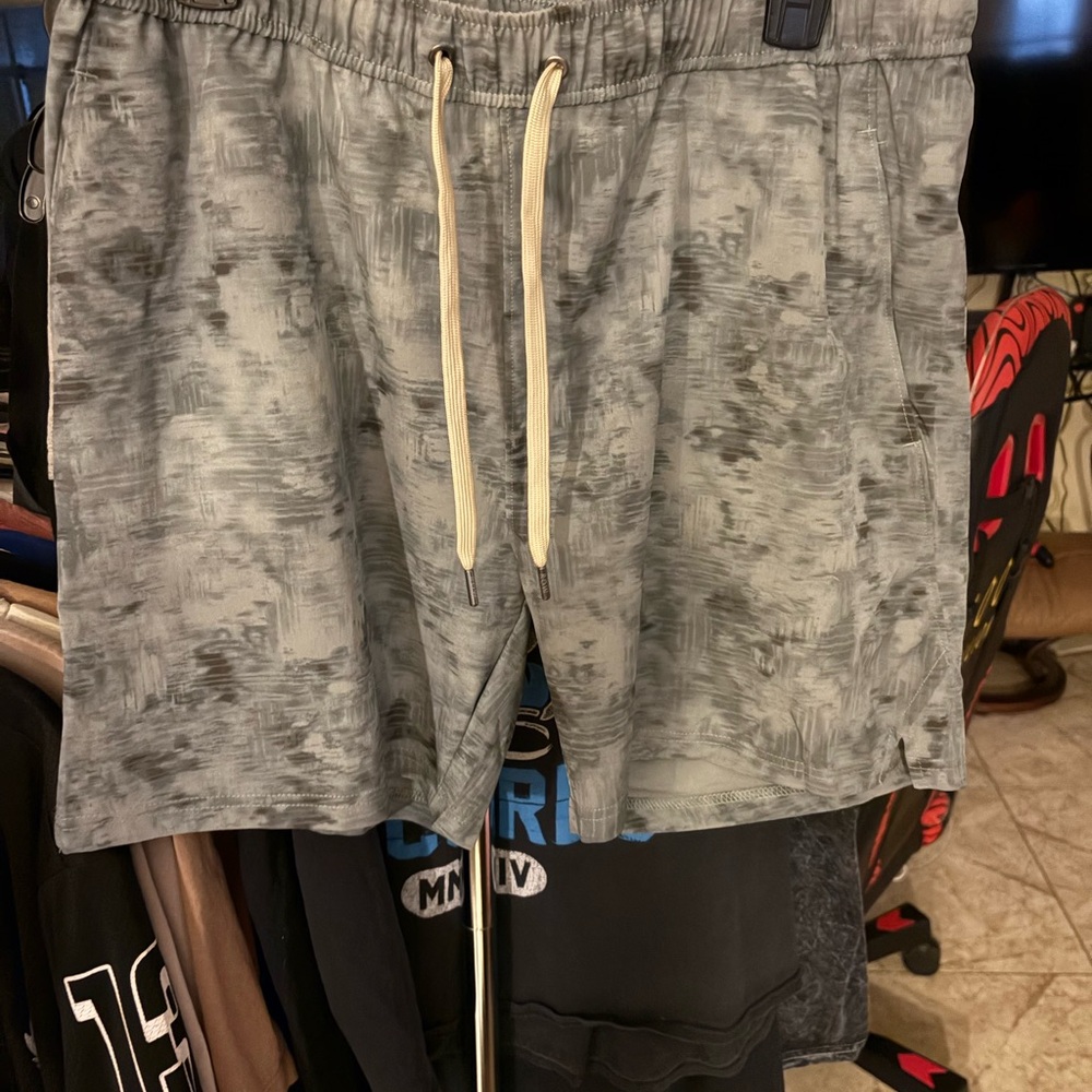 Men's Shorts Gray Patterned  size Large